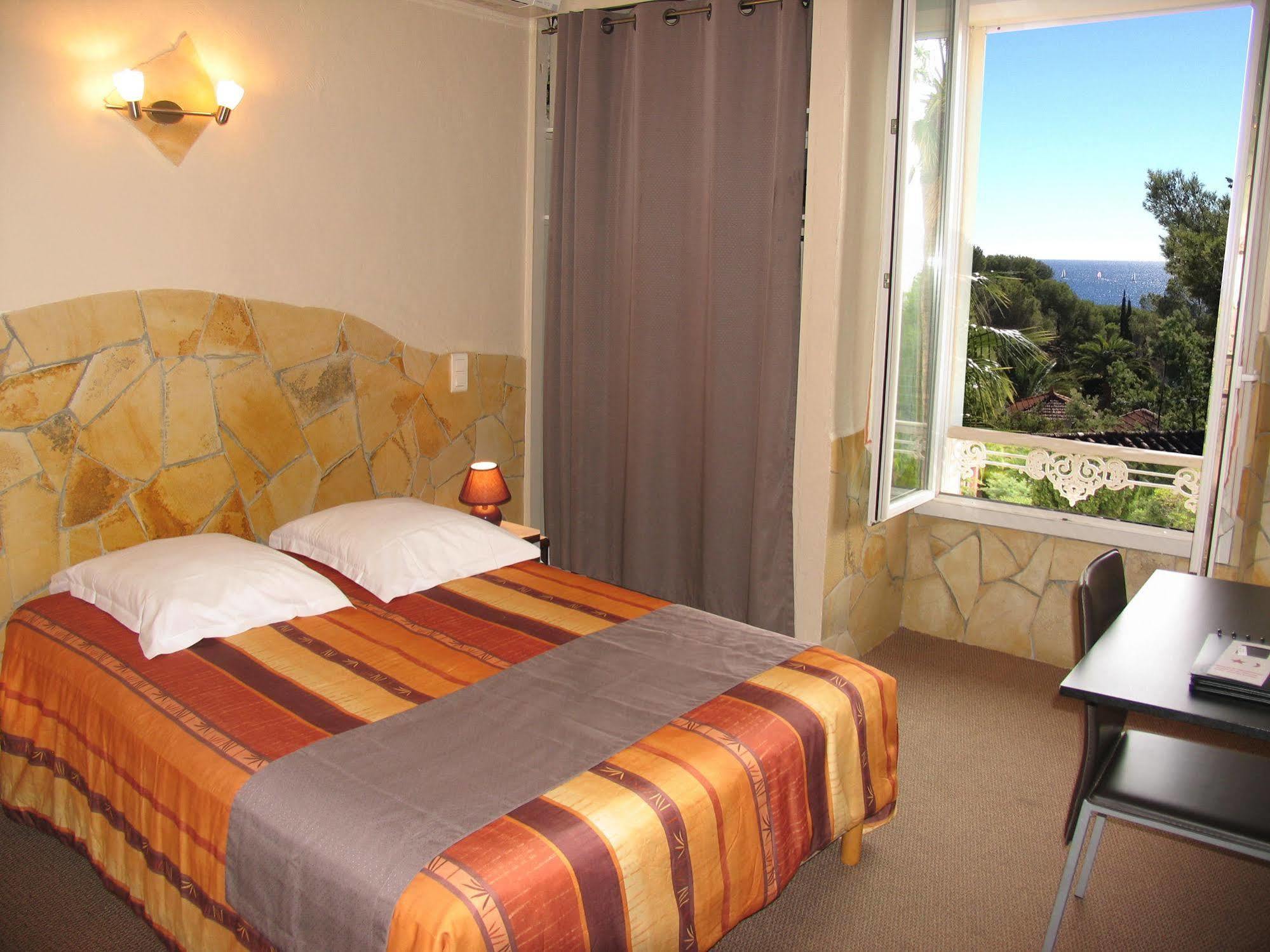 Hotel Et Studios Les Amandiers Saint-Raphael (Var) Exterior foto