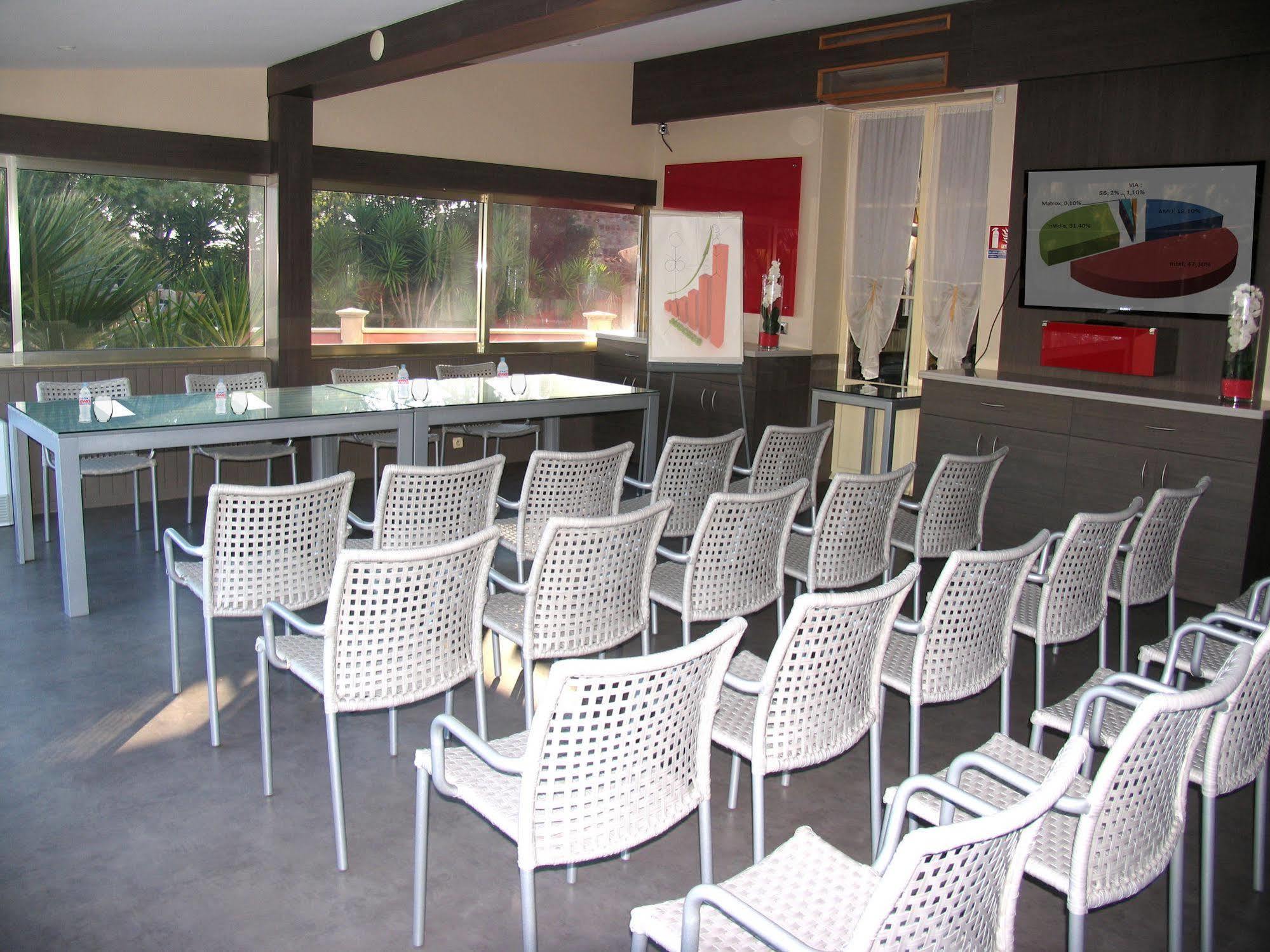 Hotel Et Studios Les Amandiers Saint-Raphael (Var) Exterior foto